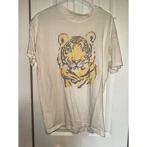 American Eagle Outfitters Cream Tiger Graphic Tee